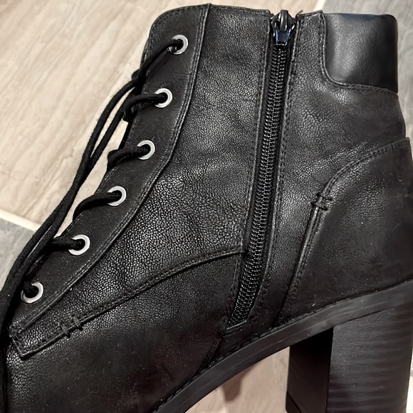 HIGH HEEL BLACK COMBAT BOOTS - Picture 4 of 5